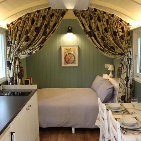 The Kestrel Shepherd Hut, Whitehouse Farm Stowmarket Buitenkant foto