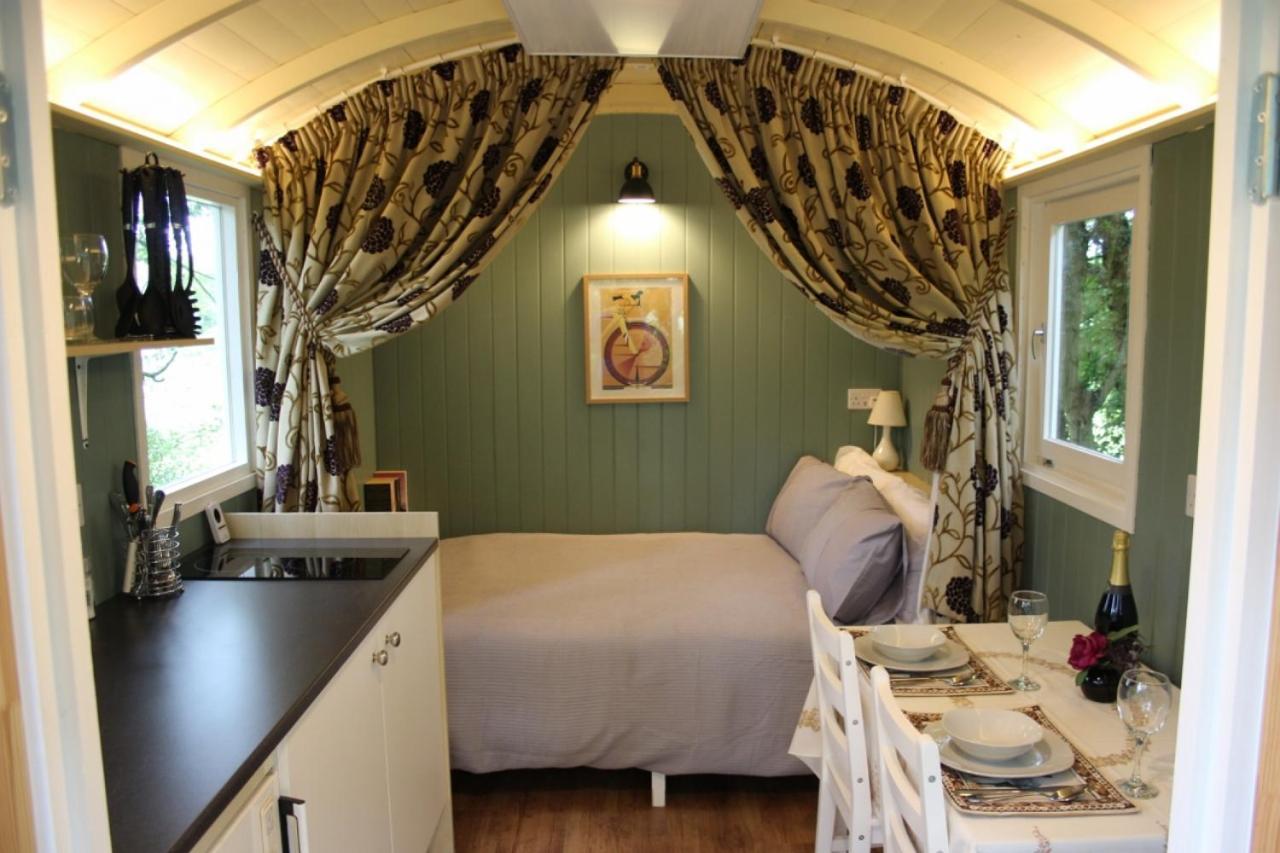 The Kestrel Shepherd Hut, Whitehouse Farm Stowmarket Buitenkant foto