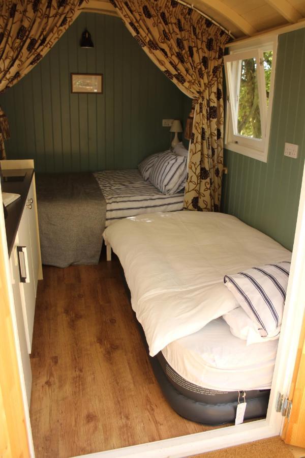 The Kestrel Shepherd Hut, Whitehouse Farm Stowmarket Buitenkant foto