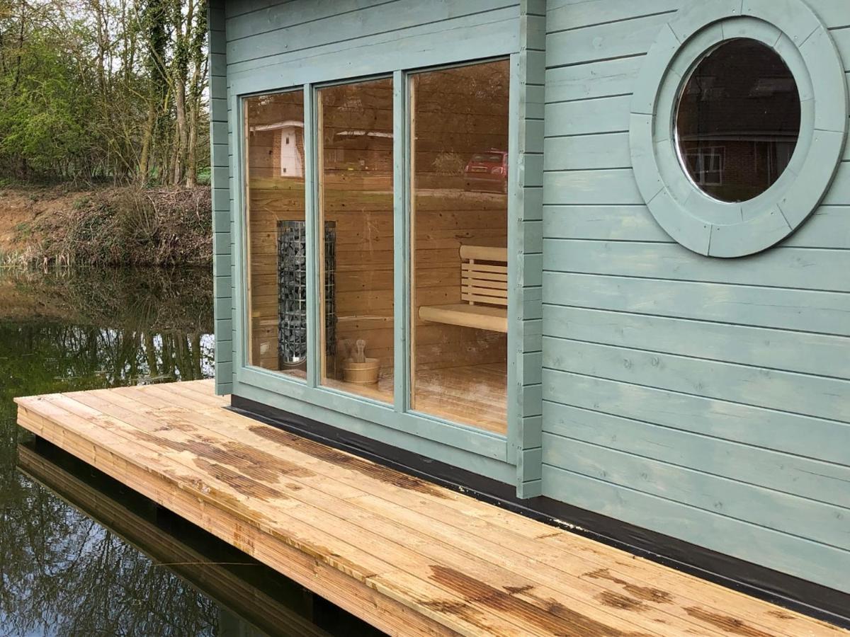 The Kestrel Shepherd Hut, Whitehouse Farm Stowmarket Buitenkant foto